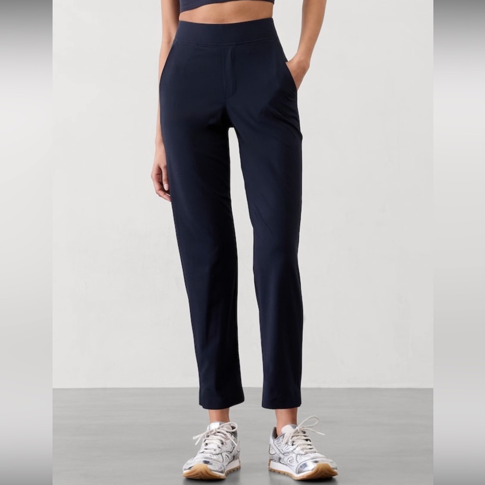 Brooklyn Ankle Pants in Navy